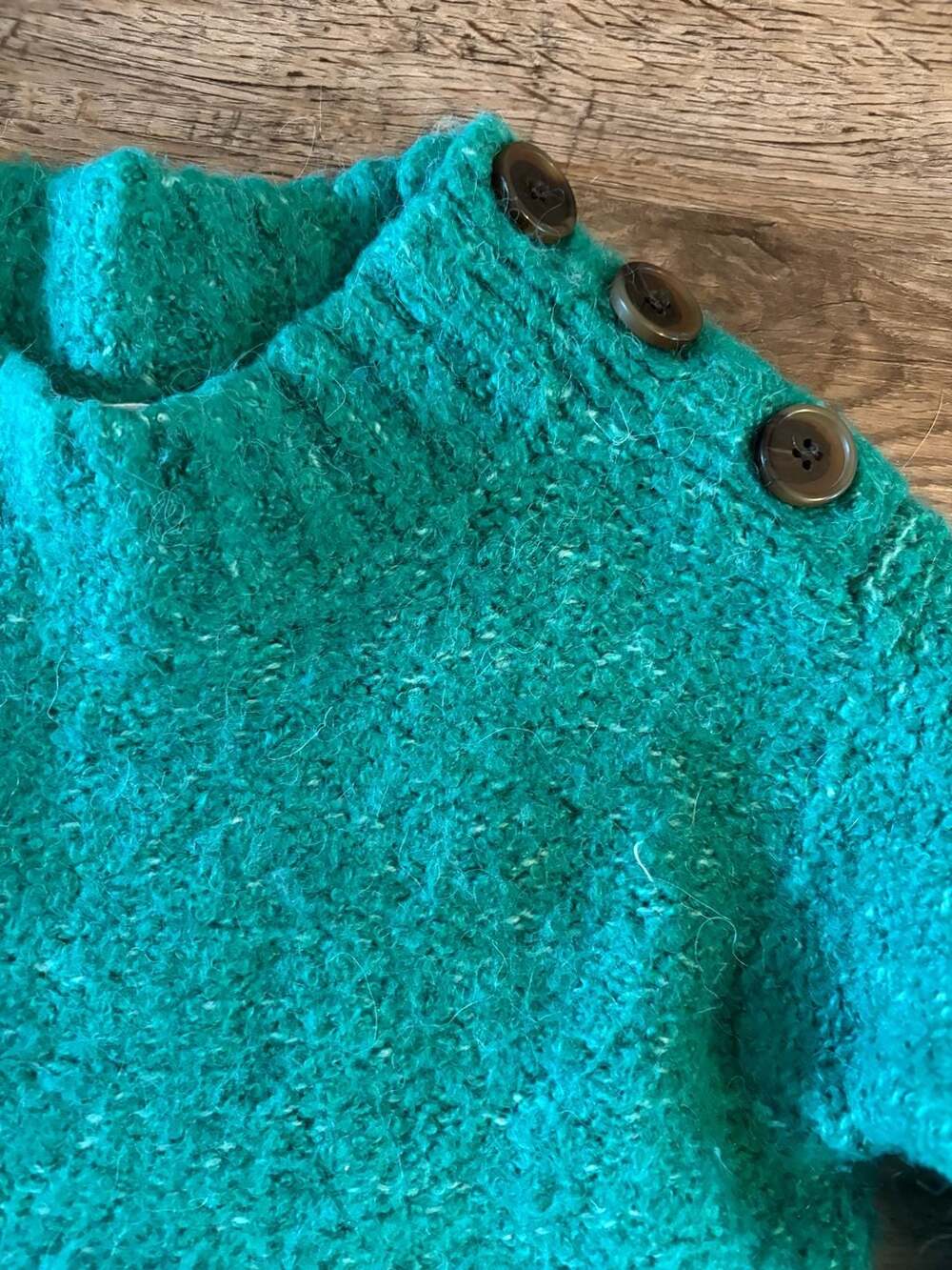 Crewcuts J.Crew Girls Green Button Shoulder Sweater Size 12 - Picture 2 of 3